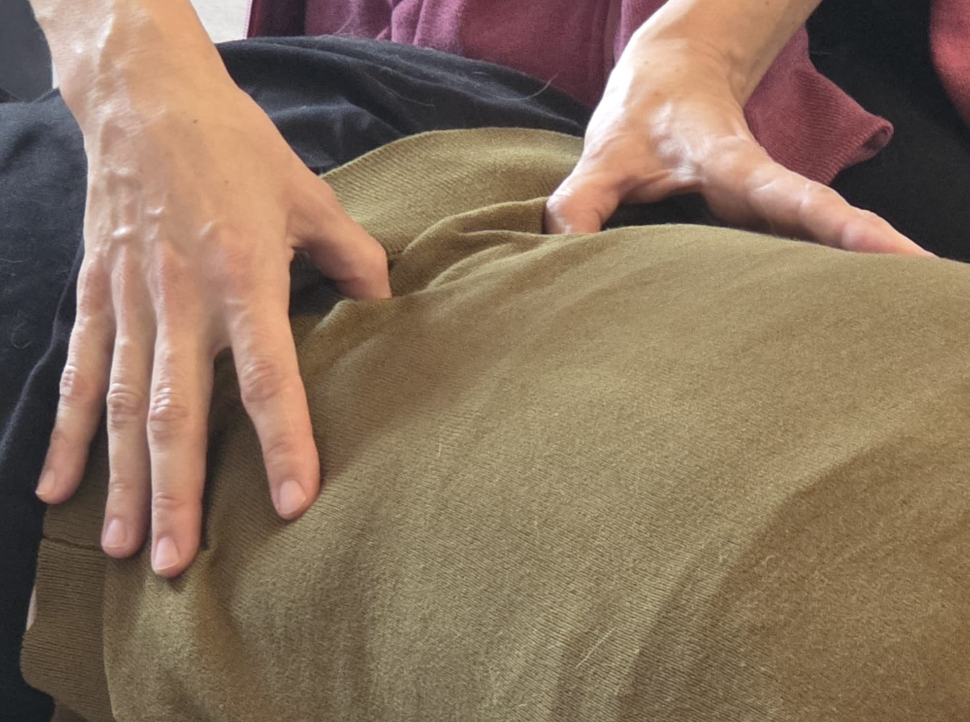 Shiatsu treatment session